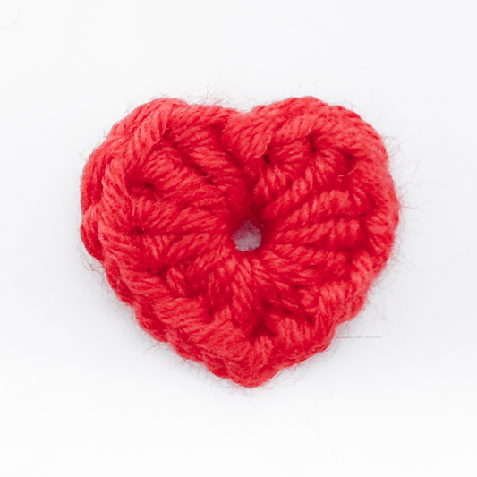 Crochet cute little heart in 2 minutes