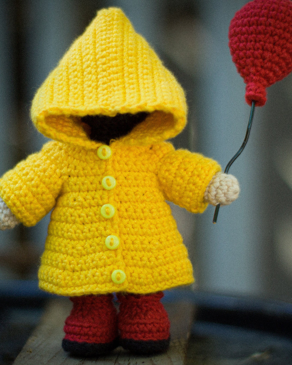 Patrones de crochet amigurumi It en Chubasquero con Globo PDF Tutori