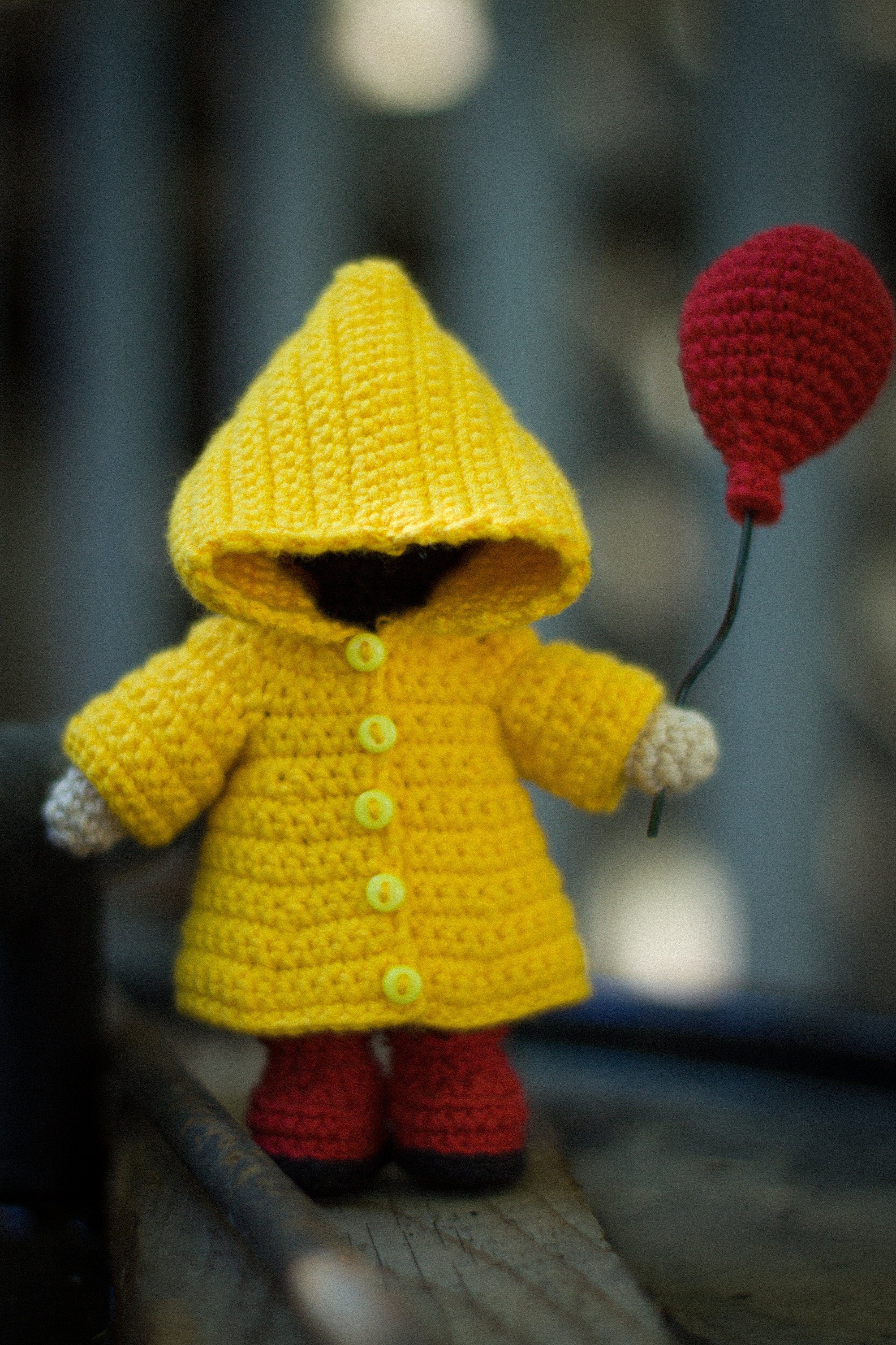 Crochet patterns amigurumi It in Raincoat with Balloon PDF / Instant Download tutorial